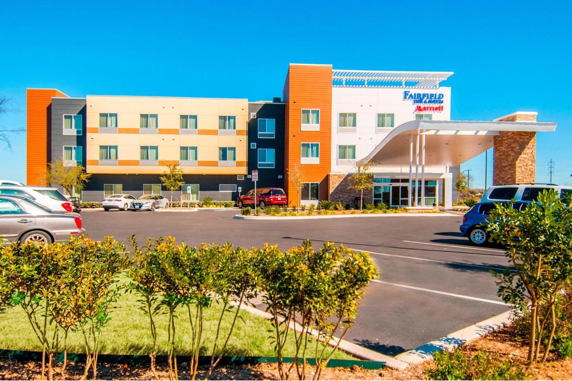 Fairfield Inn & Suites By Marriott San Antonio Brooks City Base מראה חיצוני תמונה